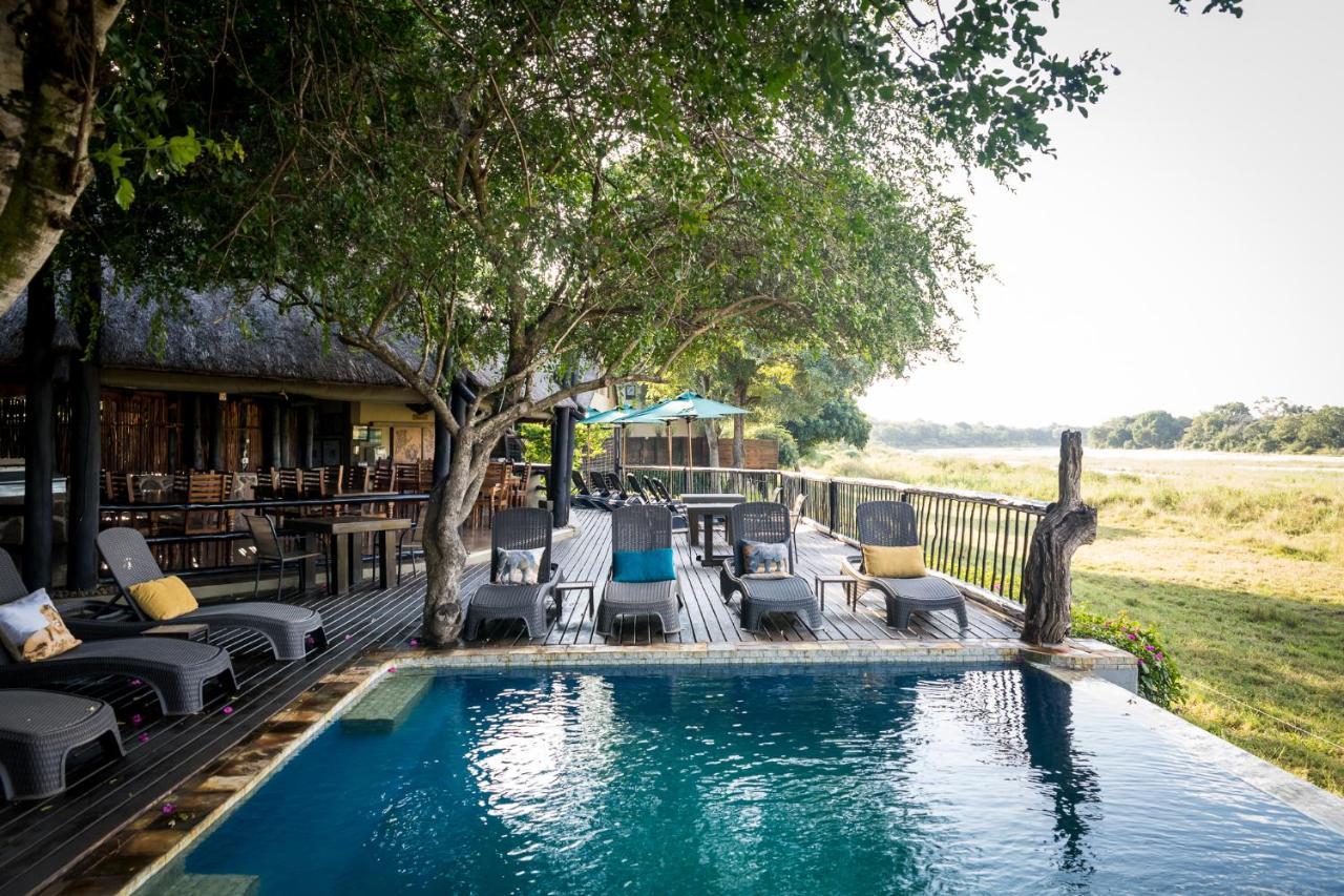 Umkumbe Safari Lodge Riverside Skukuza Buitenkant foto