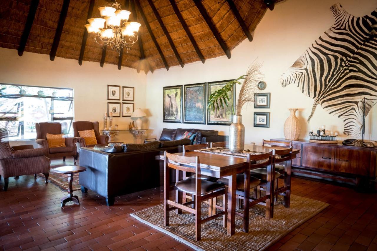 Umkumbe Safari Lodge Riverside Skukuza Buitenkant foto
