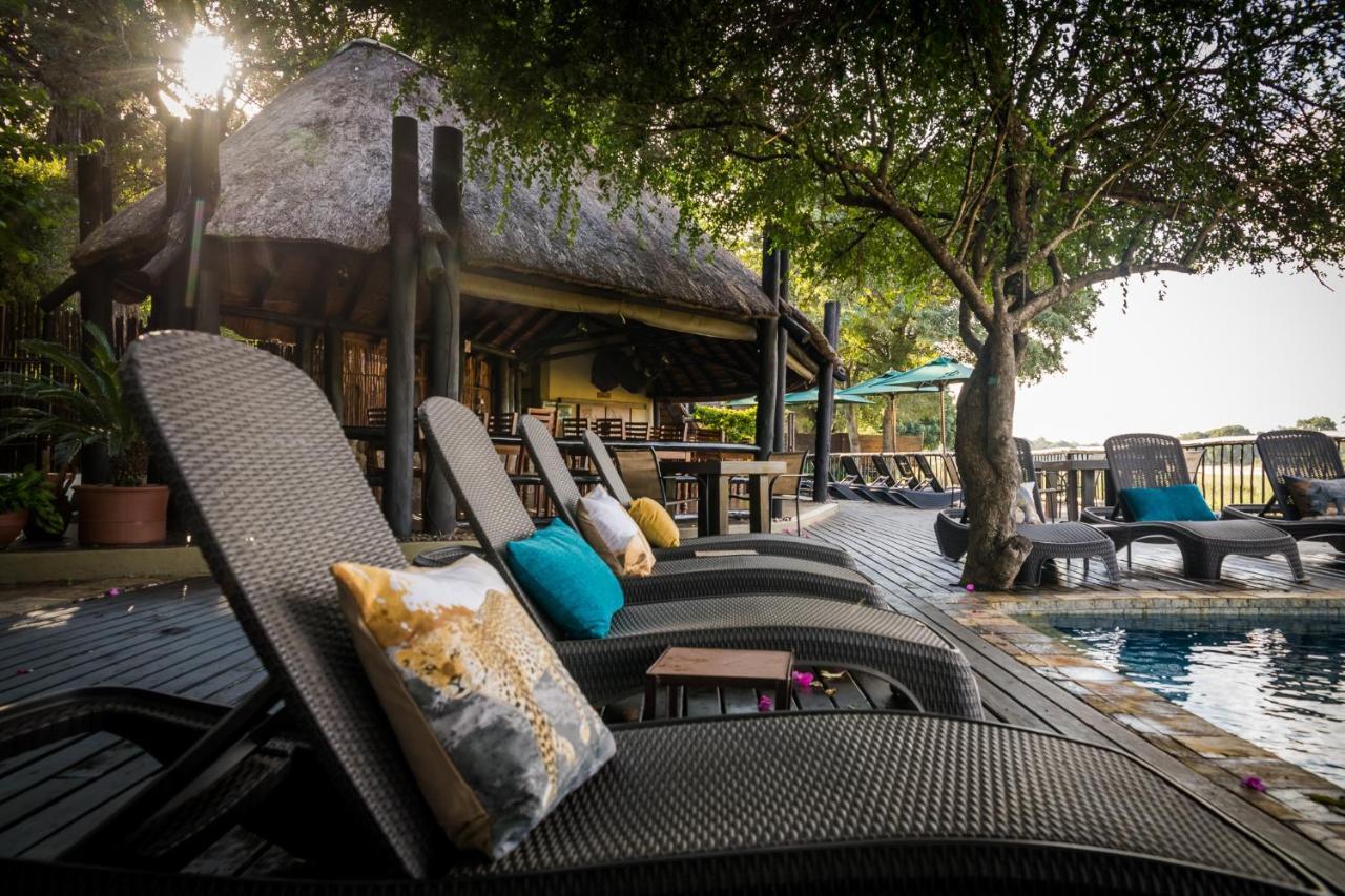 Umkumbe Safari Lodge Riverside Skukuza Buitenkant foto